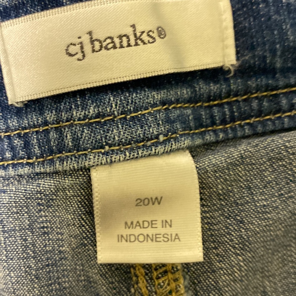 CJ Banks denim shorts. size 20E - Picture 7 of 8